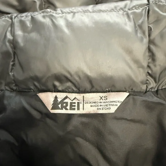 REI Women's Puffer Jacket - Picture 6 of 10